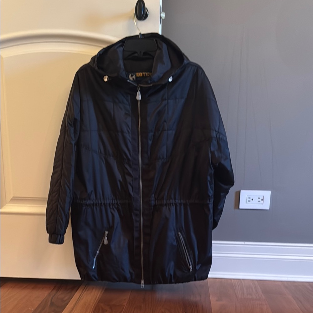 Eddie Bauer EBTEK Black Hooded waterproof Jacket with Zipper Pockets